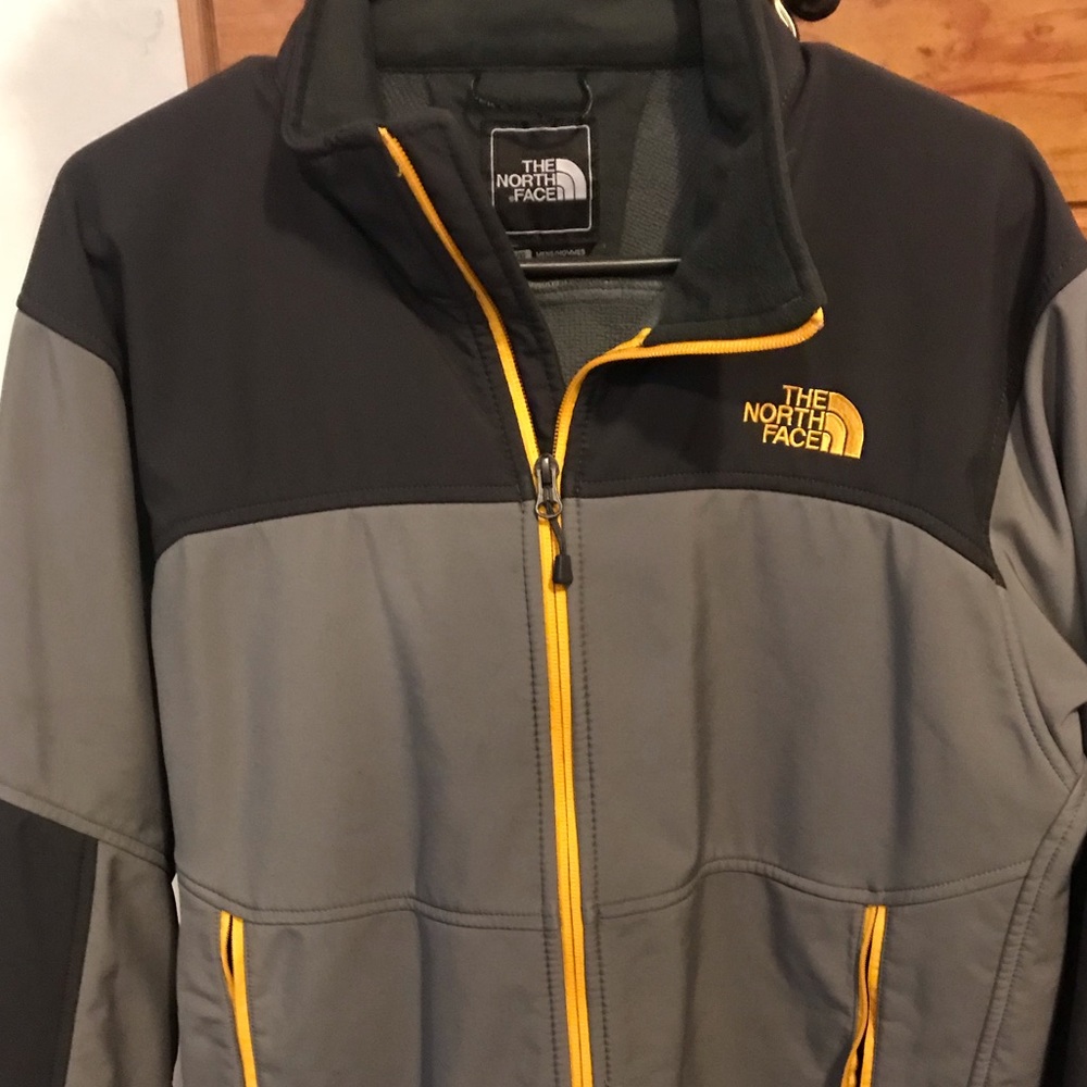Men’s North Face windstopper jacket